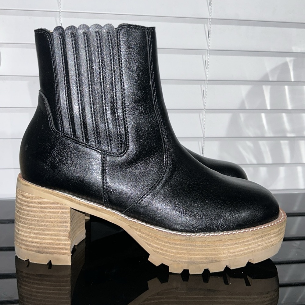 OASIS SOCIETY Aubrey - Platform Paneled Boots